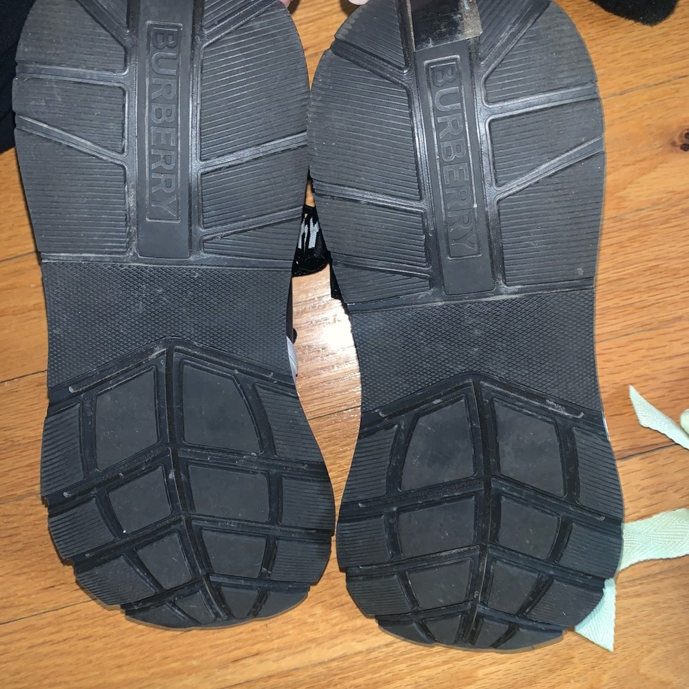 Burberry Sneakers - Picture 5 of 5